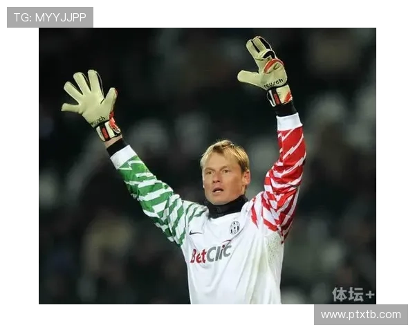 阿森纳全队佩黑纱悼曼宁格